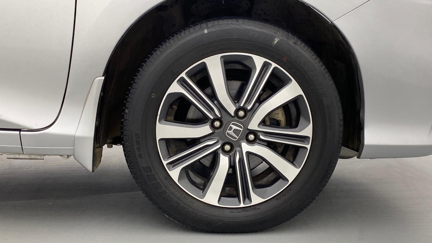 2017 Honda City V MT PETROL, Petrol, Manual, 28,310 km, Right Front Wheel