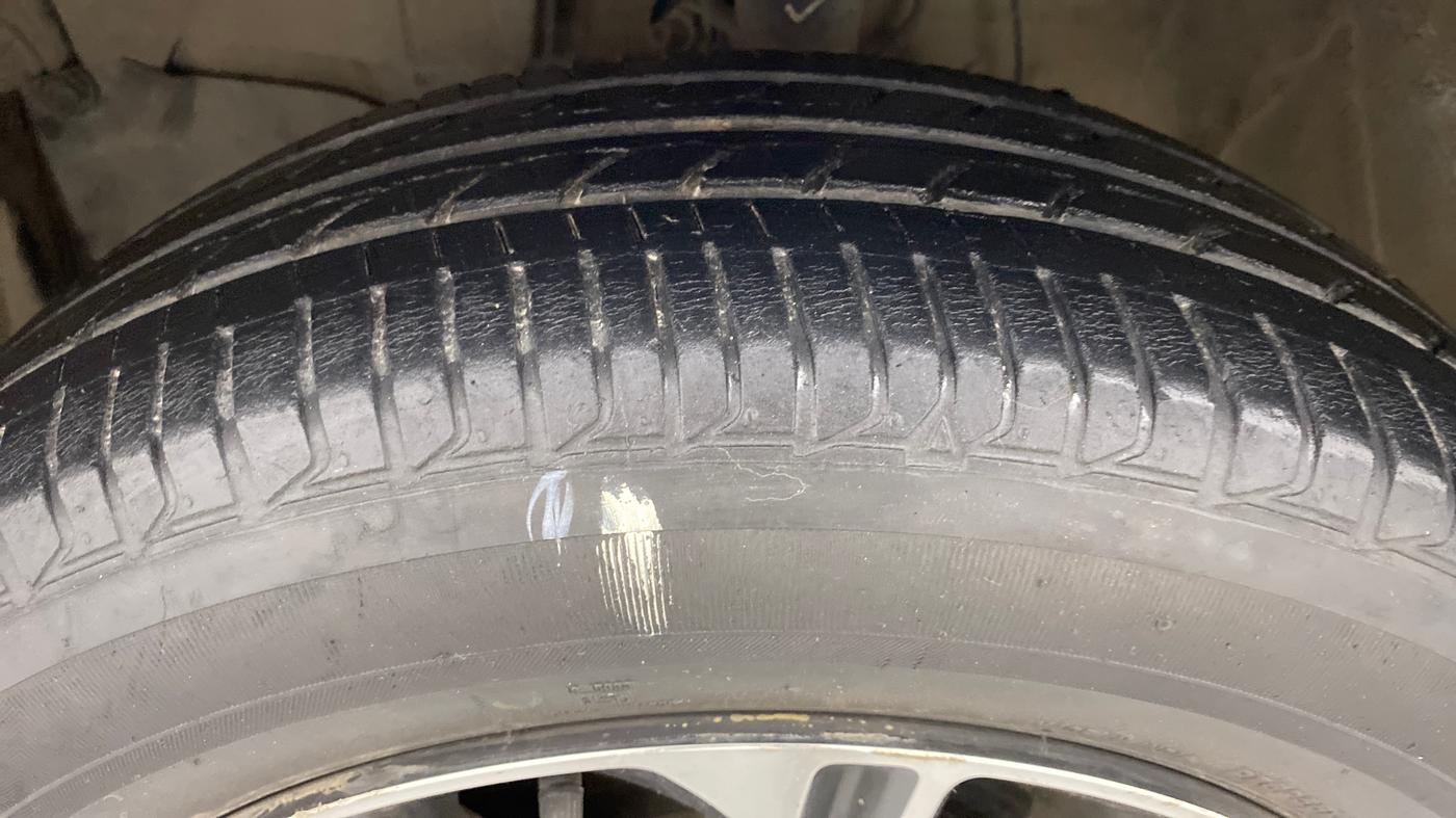 2017 Honda City V MT PETROL, Petrol, Manual, 28,310 km, Left Front Tyre Tread