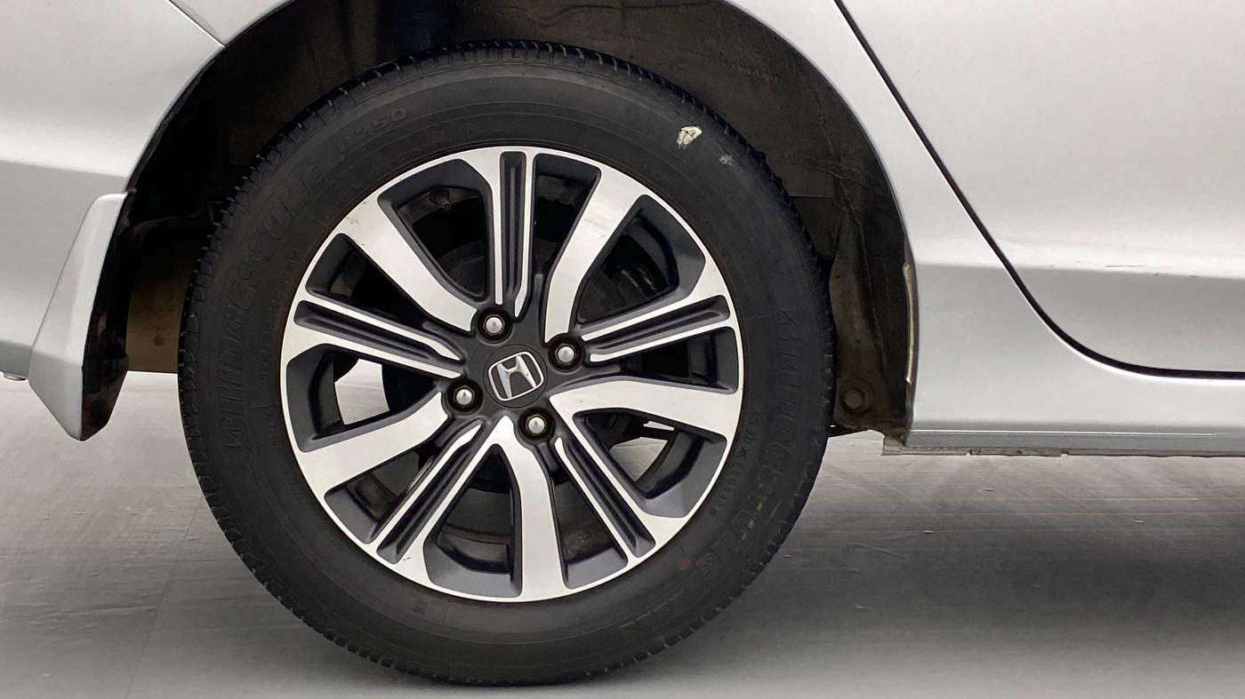 2017 Honda City V MT PETROL, Petrol, Manual, 28,310 km, Right Rear Wheel