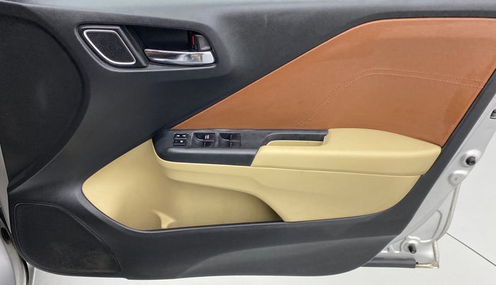 2017 Honda City V MT PETROL, Petrol, Manual, 28,310 km, Driver Side Door Panels Control