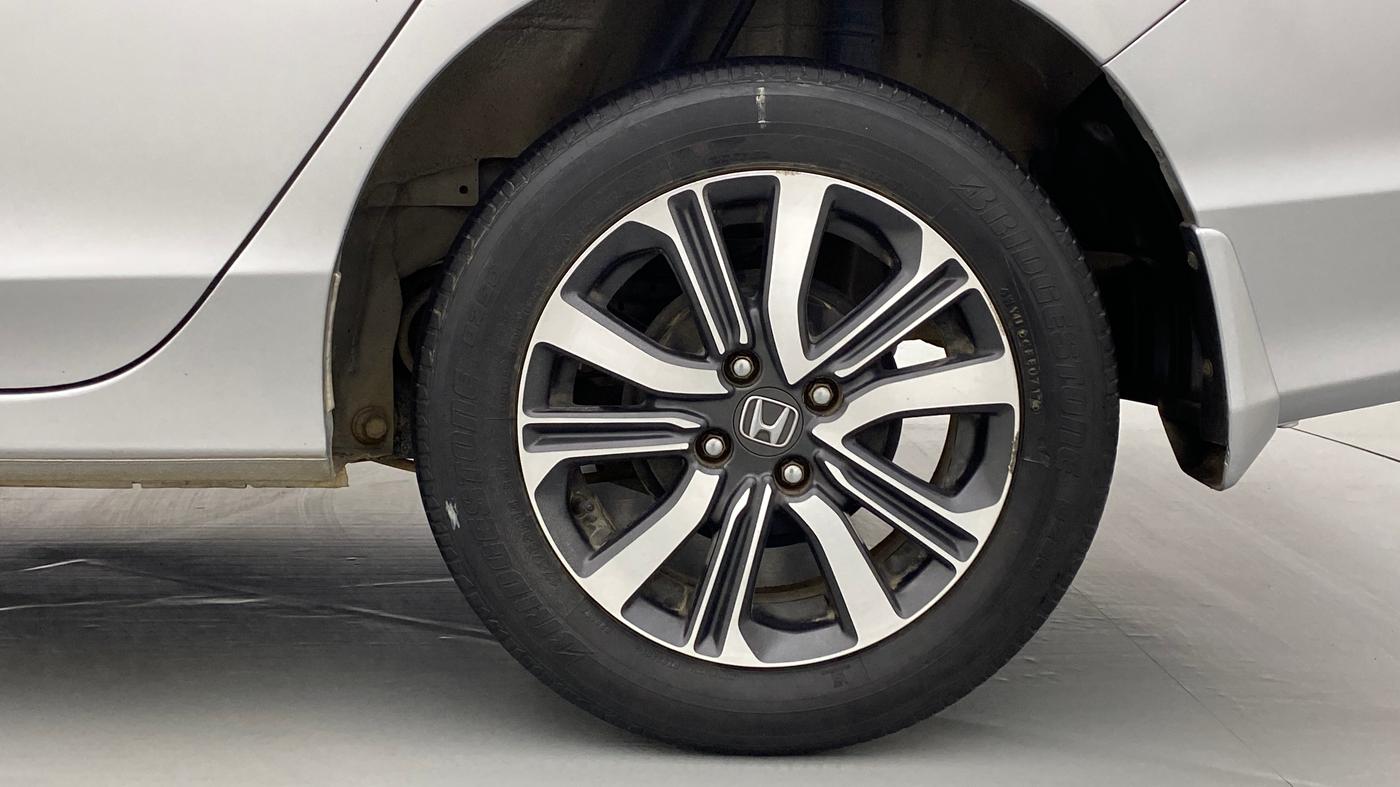 2017 Honda City V MT PETROL, Petrol, Manual, 28,310 km, Left Rear Wheel