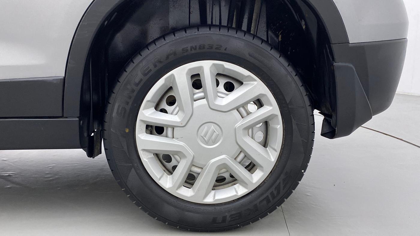 2020 Maruti Vitara Brezza LXI, Petrol, Manual, 38,639 km, Left Rear Wheel