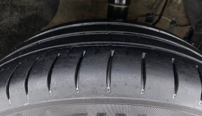 2020 Maruti Vitara Brezza LXI, Petrol, Manual, 38,639 km, Right Front Tyre Tread