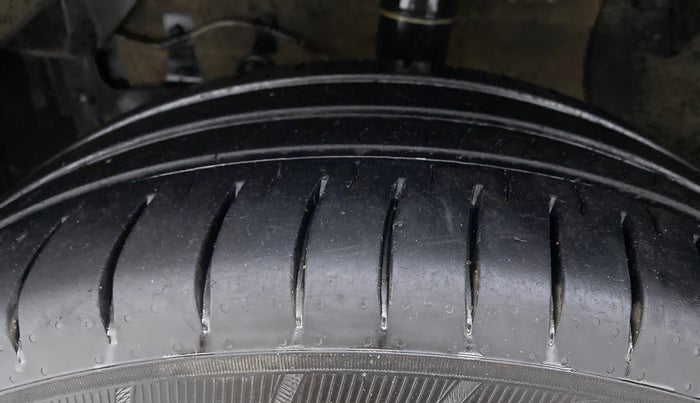 2020 Maruti Vitara Brezza LXI, Petrol, Manual, 38,639 km, Left Front Tyre Tread
