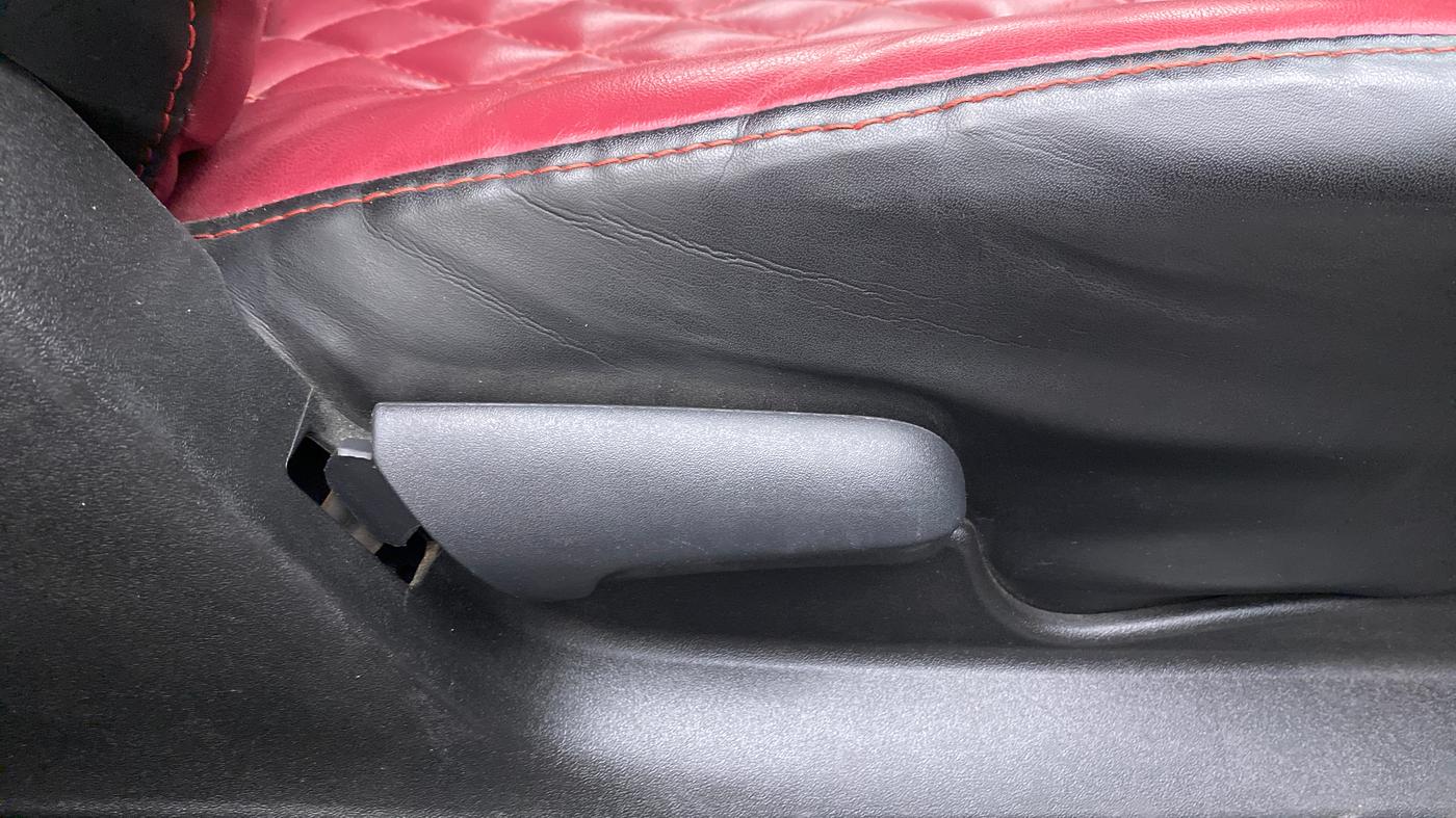 2020 Maruti Vitara Brezza LXI, Petrol, Manual, 38,639 km, Driver Side Adjustment Panel