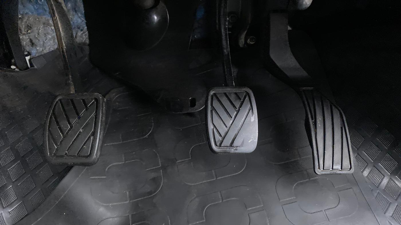 2013 Maruti Swift VXI D, Petrol, Manual, 50,344 km, Pedals