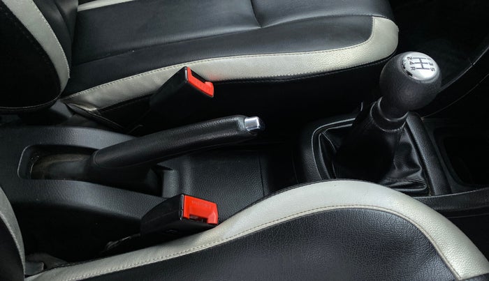2013 Maruti Swift VXI D, Petrol, Manual, 50,344 km, Gear Lever