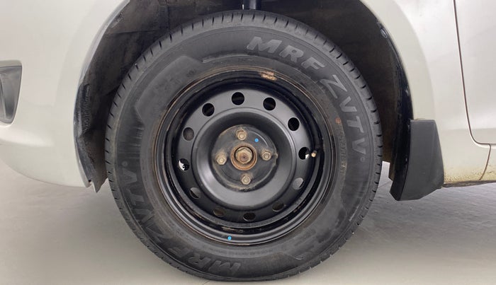 2013 Maruti Swift VXI D, Petrol, Manual, 50,344 km, Left Front Wheel