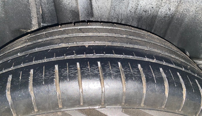 2022 Maruti Baleno DELTA PETROL 1.2, Petrol, Manual, 29,251 km, Right Rear Tyre Tread