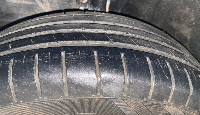 2022 Maruti Baleno DELTA PETROL 1.2, Petrol, Manual, 29,251 km, Left Front Tyre Tread