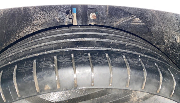 2022 Maruti Baleno DELTA PETROL 1.2, Petrol, Manual, 29,251 km, Right Front Tyre Tread