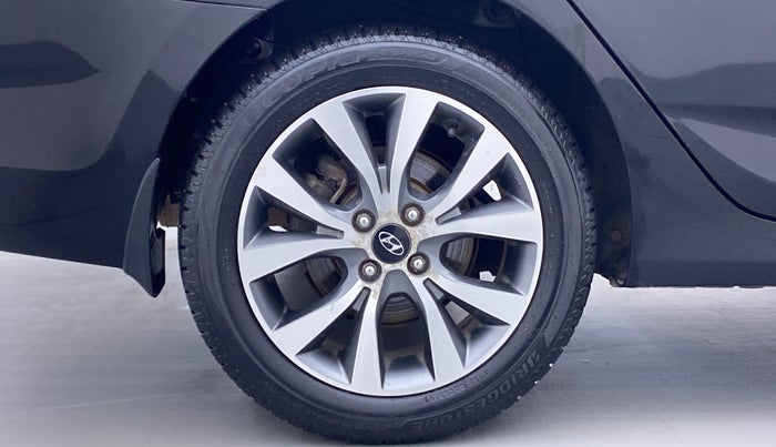 2014 Hyundai Verna FLUIDIC 1.6 SX VTVT OPT, Petrol, Manual, 60,444 km, Right Rear Wheel