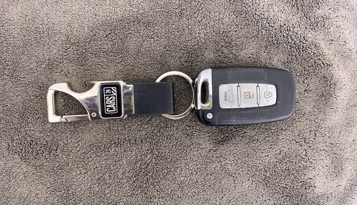 2014 Hyundai Verna FLUIDIC 1.6 SX VTVT OPT, Petrol, Manual, 60,444 km, Key Close Up