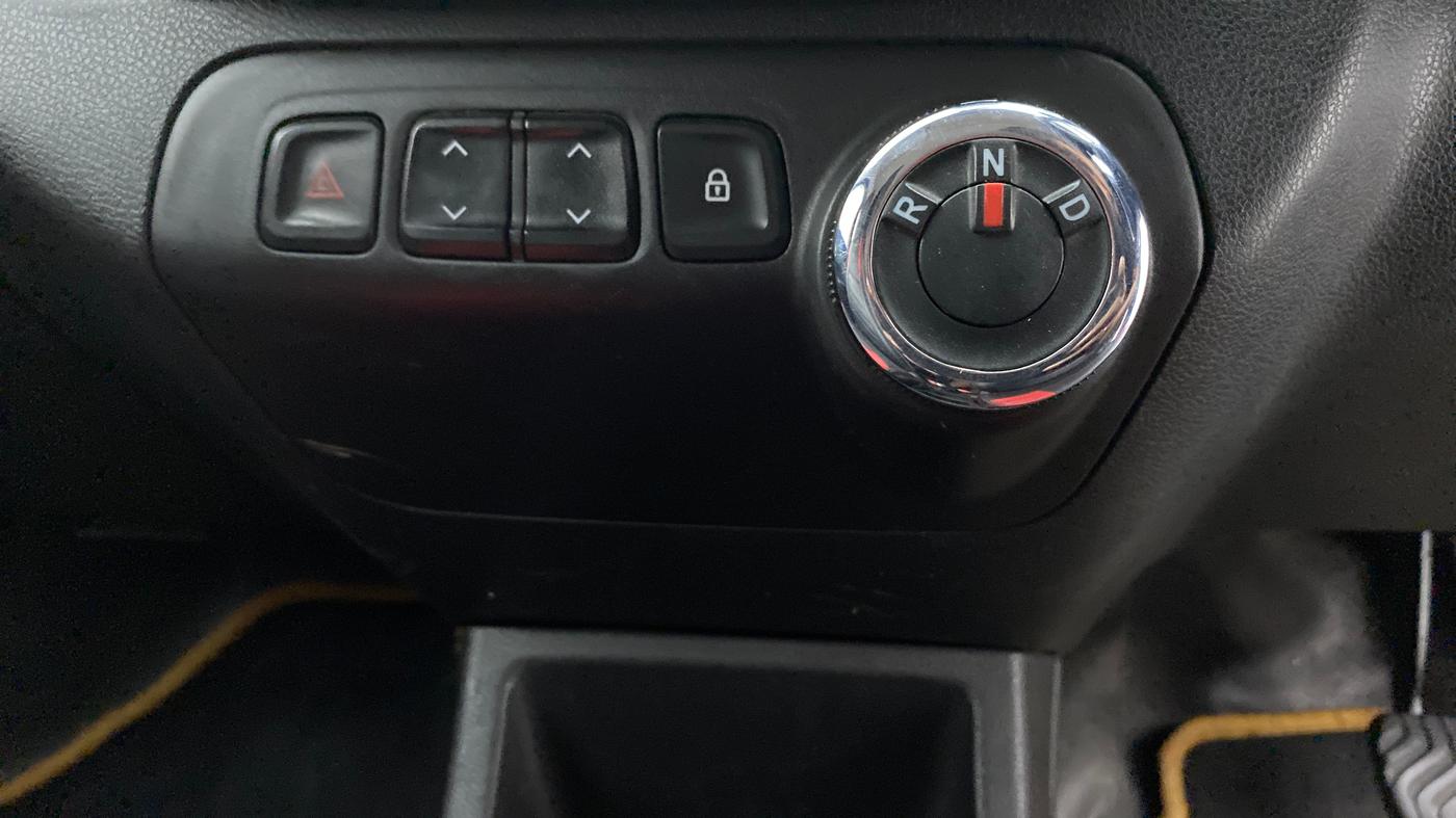 2018 Renault Kwid RXT 1.0 AMT (O), Petrol, Automatic, 48,812 km, Gear Lever