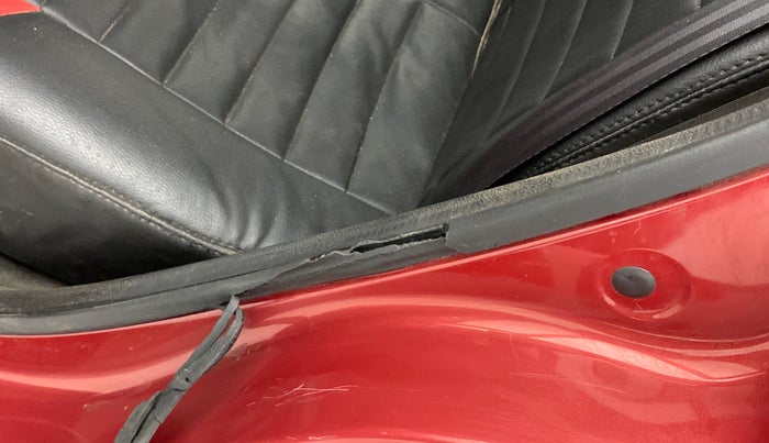 2018 Renault Kwid RXT 1.0 AMT (O), Petrol, Automatic, 48,812 km, Rear left door - Beading has minor damage