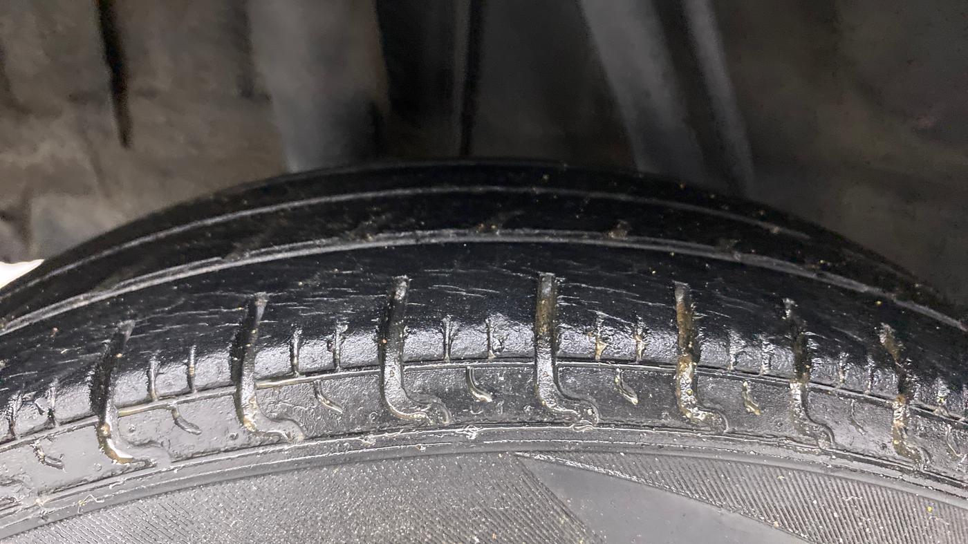 2018 Renault Kwid RXT 1.0 AMT (O), Petrol, Automatic, 48,812 km, Right Rear Tyre Tread
