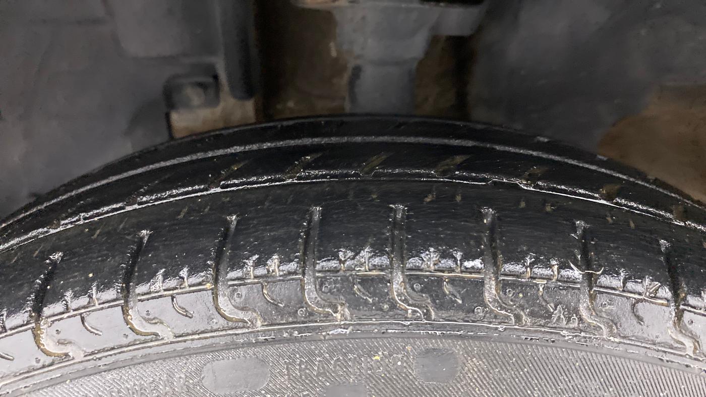 2018 Renault Kwid RXT 1.0 AMT (O), Petrol, Automatic, 48,812 km, Left Front Tyre Tread