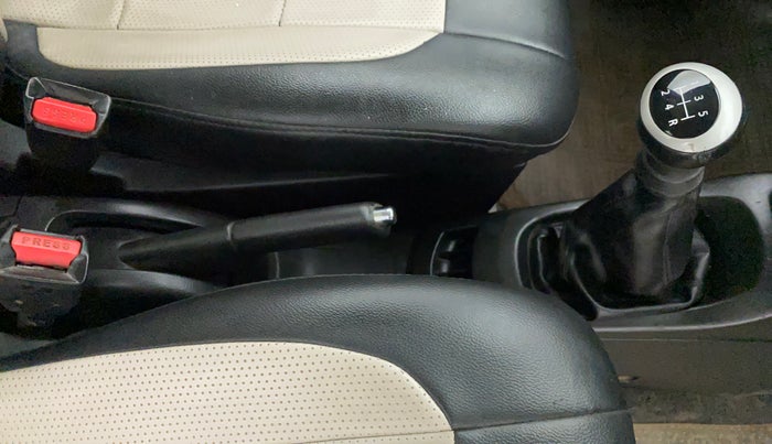 2013 Maruti Wagon R 1.0 VXI, Petrol, Manual, 39,938 km, Gear Lever