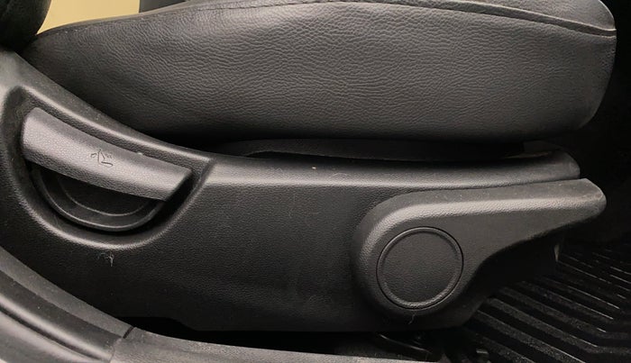 2019 Hyundai Grand i10 ASTA 1.2 VTVT, Petrol, Manual, 14,955 km, Driver Side Adjustment Panel