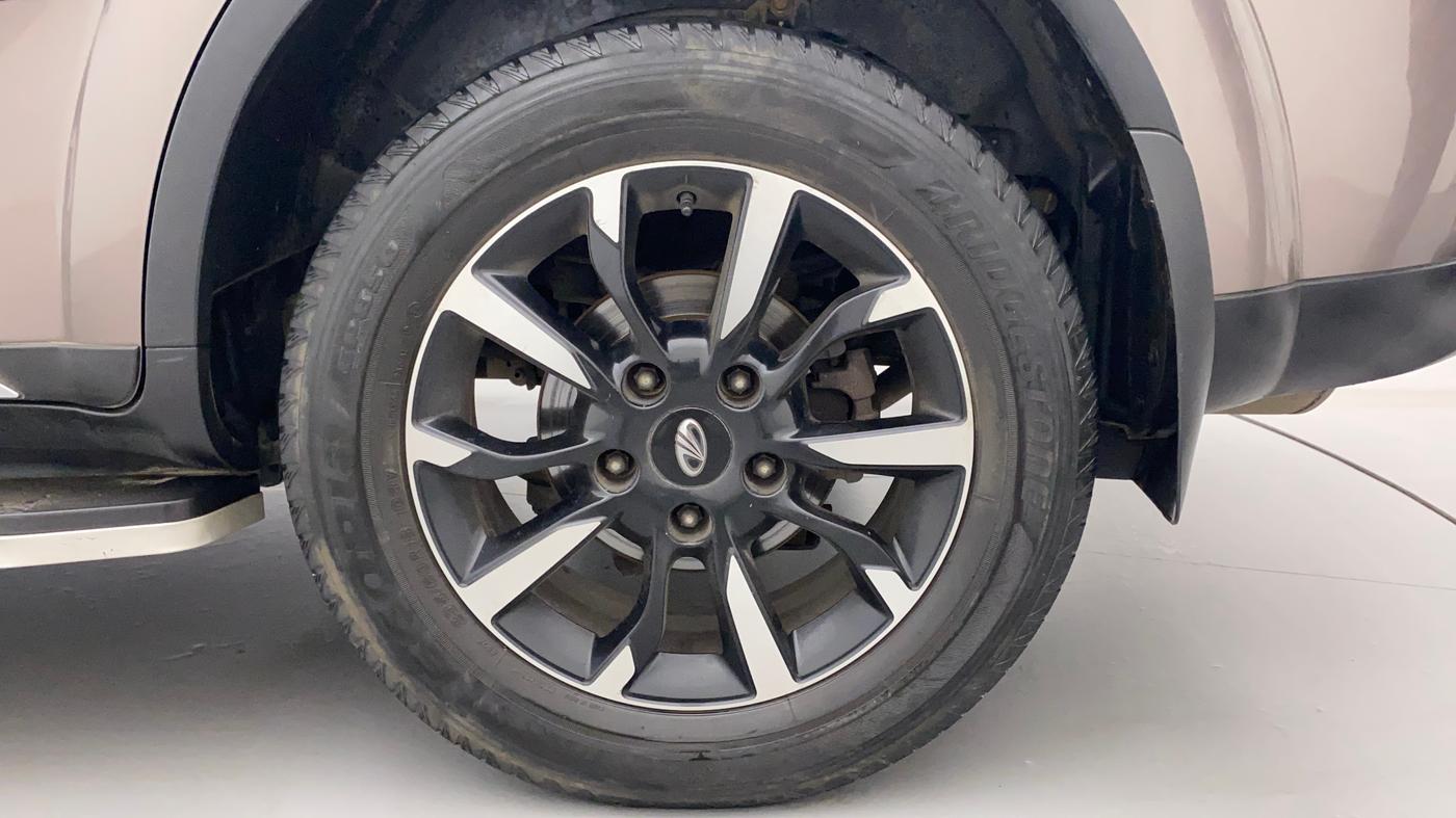 2020 Mahindra XUV500 W11(O), Diesel, Manual, 57,596 km, Left Rear Wheel