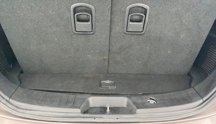 2020 Mahindra XUV500 W11(O), Diesel, Manual, 57,596 km, Boot Inside