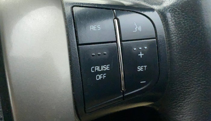 2020 Mahindra XUV500 W11(O), Diesel, Manual, 57,596 km, Adaptive Cruise Control
