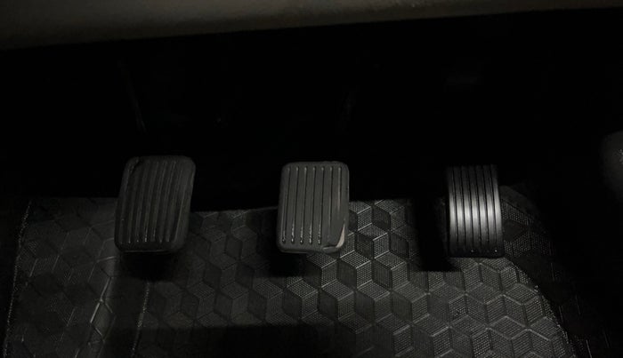 2021 Hyundai AURA S 1.2 CNG, CNG, Manual, 1,08,024 km, Pedals