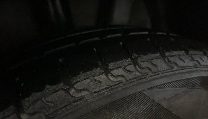 2021 Hyundai AURA S 1.2 CNG, CNG, Manual, 1,08,024 km, Left Rear Tyre Tread