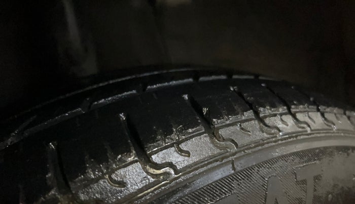 2021 Hyundai AURA S 1.2 CNG, CNG, Manual, 1,08,024 km, Right Rear Tyre Tread