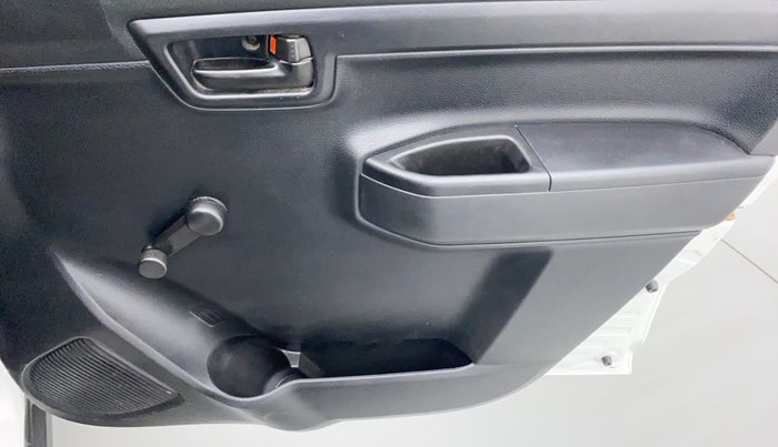 2020 Maruti S PRESSO LXI (O) CNG, CNG, Manual, 29,793 km, Driver Side Door Panels Control