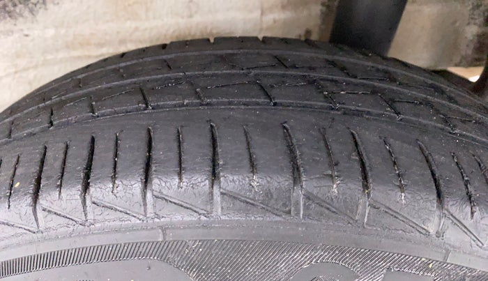 2020 Maruti S PRESSO LXI (O) CNG, CNG, Manual, 29,793 km, Left Rear Tyre Tread