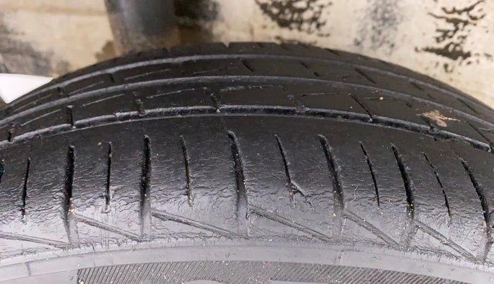 2020 Maruti S PRESSO LXI (O) CNG, CNG, Manual, 29,793 km, Right Rear Tyre Tread