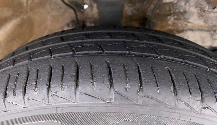 2020 Maruti S PRESSO LXI (O) CNG, CNG, Manual, 29,793 km, Right Front Tyre Tread