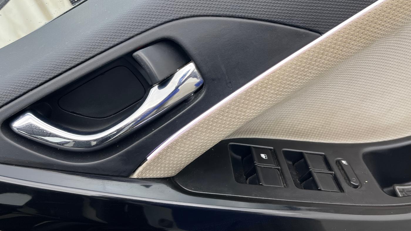 2021 Tata NEXON XZ PLUS PETROL DUAL TONE, Petrol, Manual, 38,282 km, Driver Side Door Panels Control