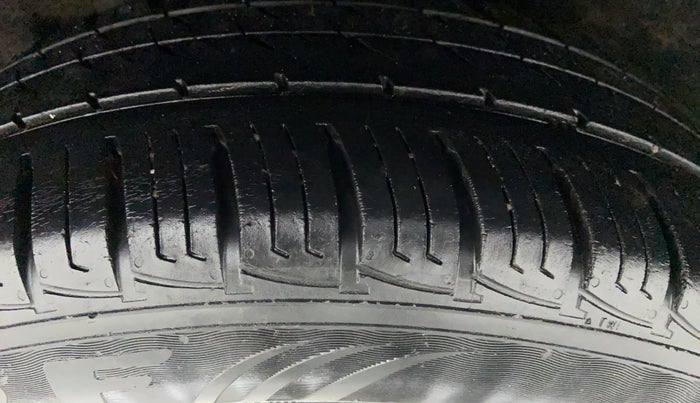 2018 Maruti Vitara Brezza VDI, Diesel, Manual, 55,493 km, Right Rear Tyre Tread