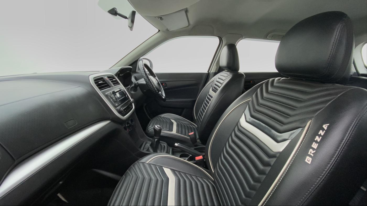 2018 Maruti Vitara Brezza VDI, Diesel, Manual, 55,493 km, Right Side Front Door Cabin