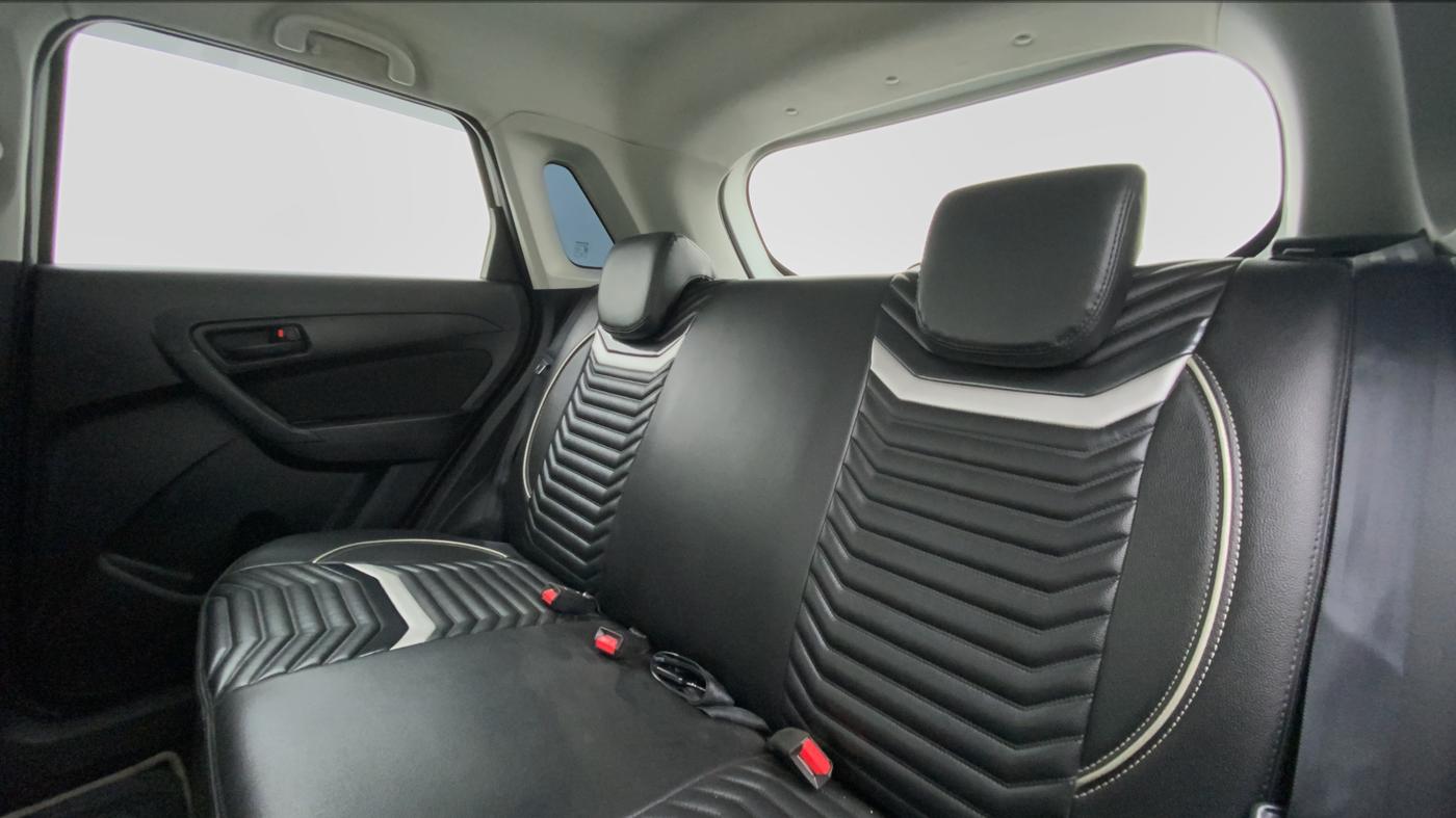 2018 Maruti Vitara Brezza VDI, Diesel, Manual, 55,493 km, Right Side Rear Door Cabin