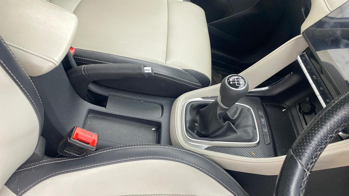 2022 MG ASTOR SHARP 1.5 MT, Petrol, Manual, 43,322 km, Gear Lever