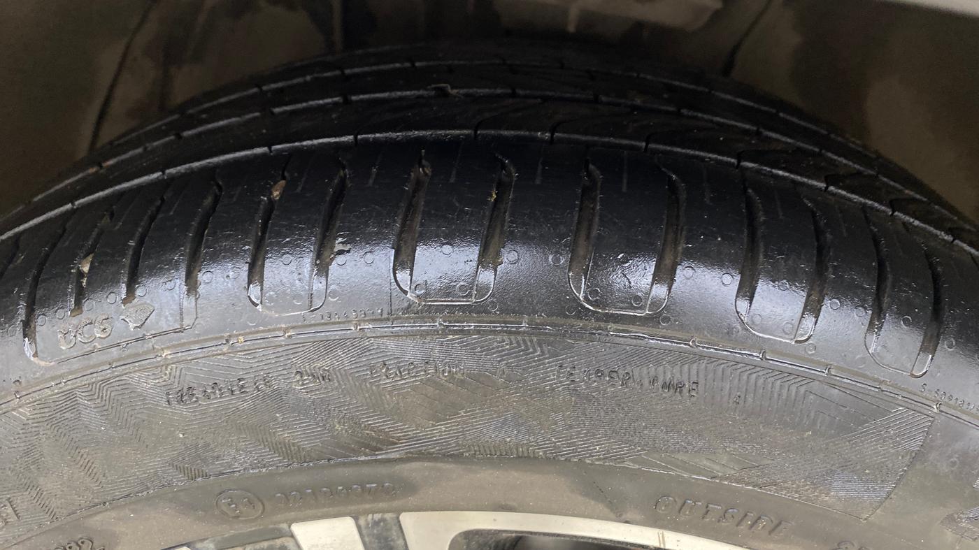 2022 MG ASTOR SHARP 1.5 MT, Petrol, Manual, 43,322 km, Right Front Tyre Tread
