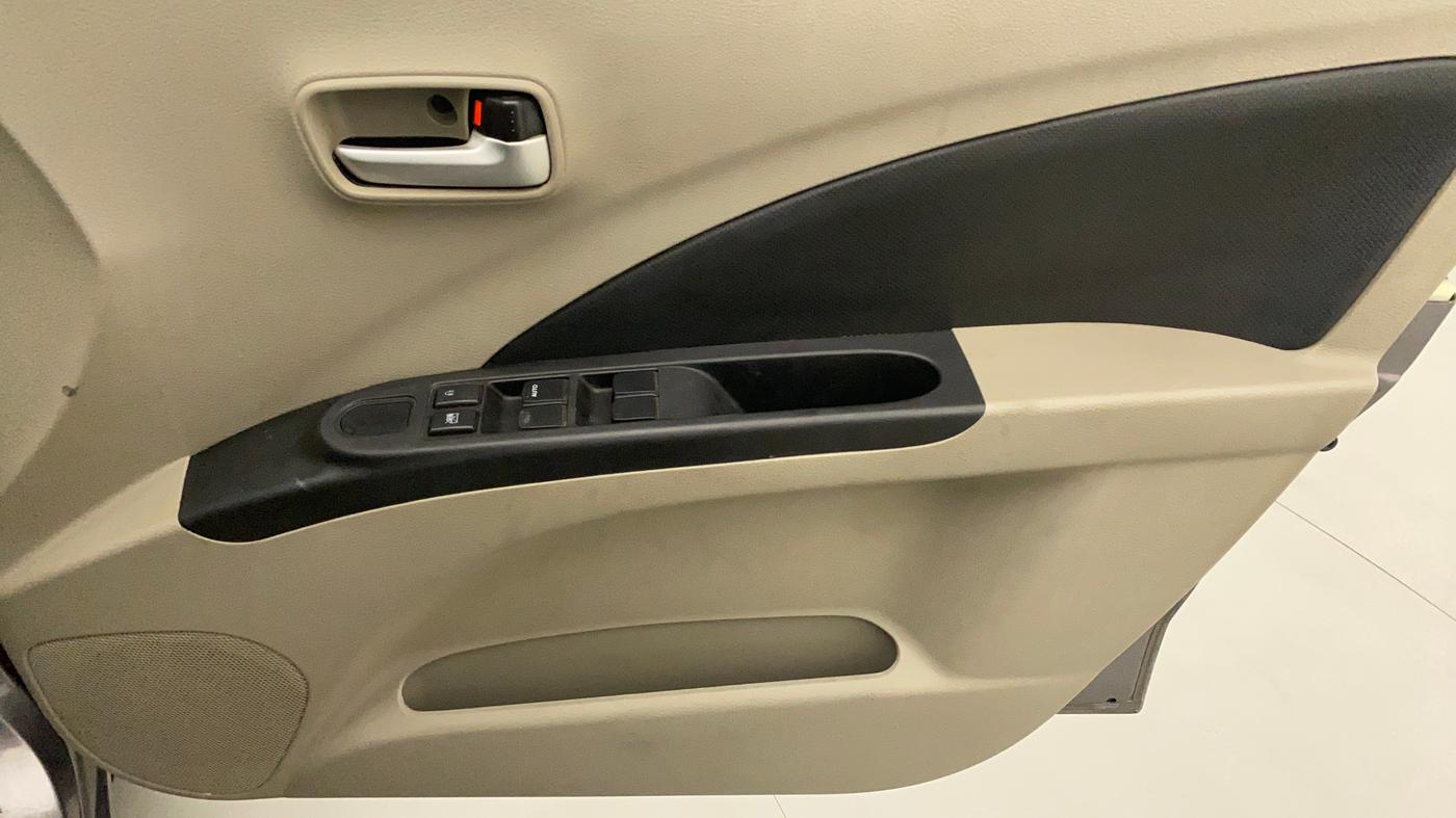 2016 Maruti Celerio VXI, Petrol, Manual, 61,274 km, Driver Side Door Panels Control
