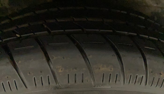 2016 Maruti Celerio VXI, Petrol, Manual, 61,274 km, Right Rear Tyre Tread