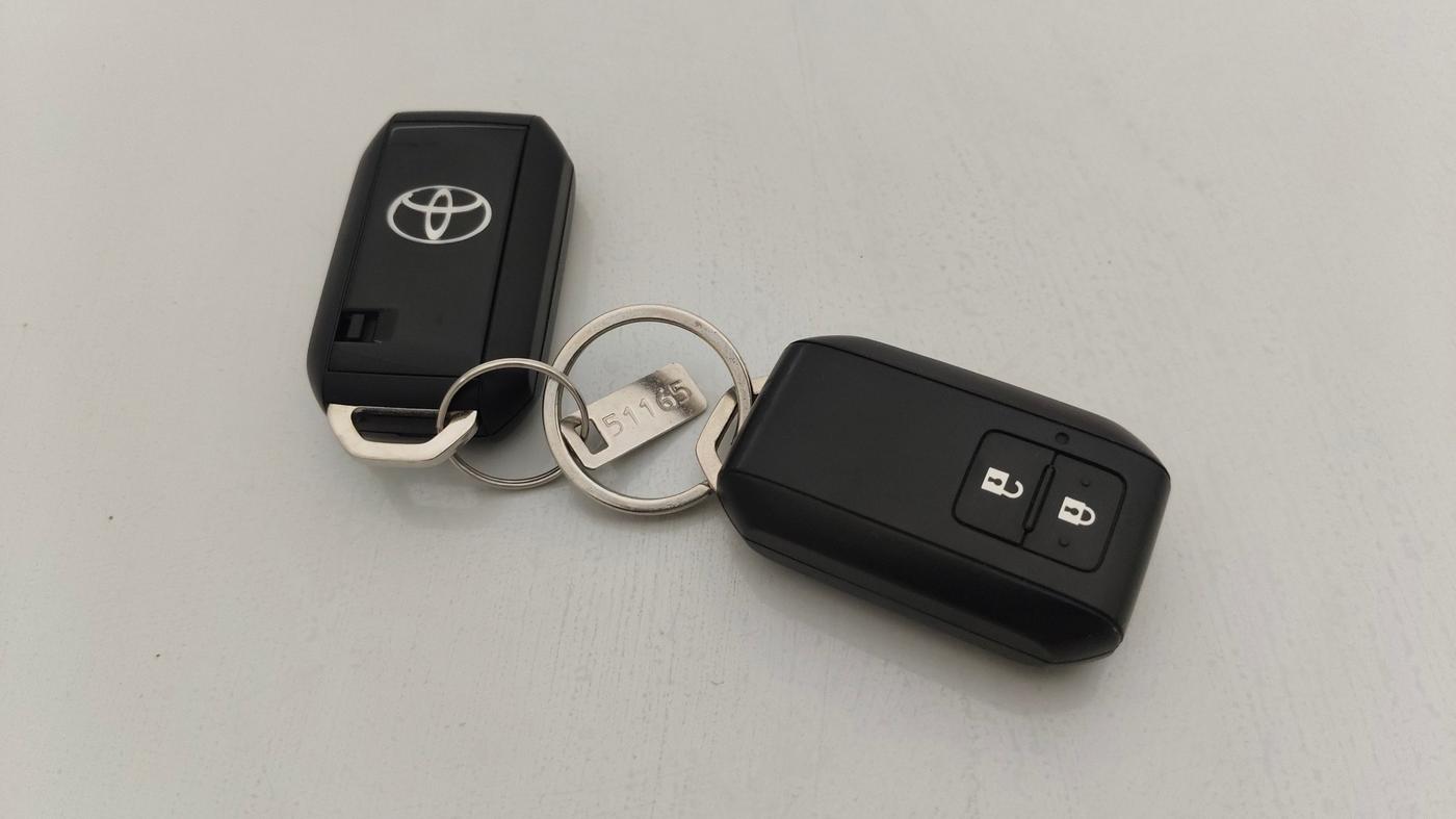 2025 Toyota Glanza G E-CNG, CNG, Manual, 10,323 km, Key Close Up