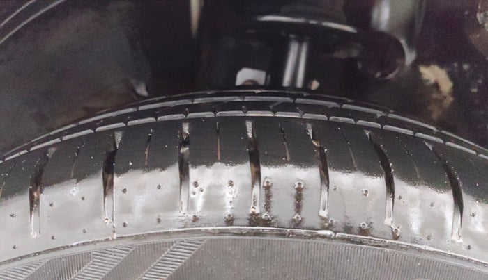 2025 Toyota Glanza G E-CNG, CNG, Manual, 10,323 km, Left Front Tyre Tread