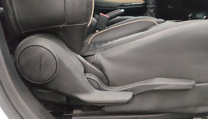 2025 Toyota Glanza G E-CNG, CNG, Manual, 10,323 km, Driver Side Adjustment Panel