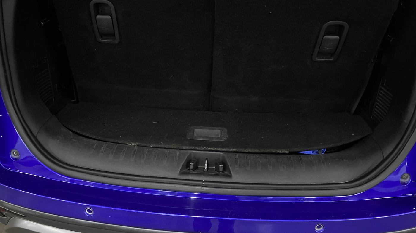 2021 Mahindra XUV700 AX 7 LUXURY D AT 7 STR, Diesel, Automatic, 54,384 km, Boot Inside