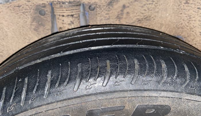 2021 Mahindra XUV700 AX 7 LUXURY D AT 7 STR, Diesel, Automatic, 54,384 km, Right Rear Tyre Tread