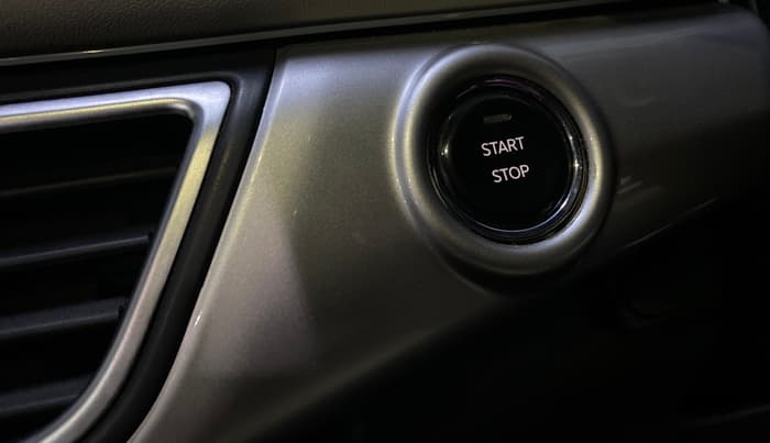 2021 Mahindra XUV700 AX 7 LUXURY D AT 7 STR, Diesel, Automatic, 54,384 km, Keyless Start/ Stop Button