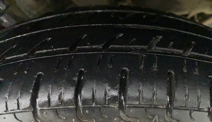 2016 Renault Kwid RXT 1.0 EASY-R  AT, Petrol, Automatic, 18,513 km, Left Rear Tyre Tread