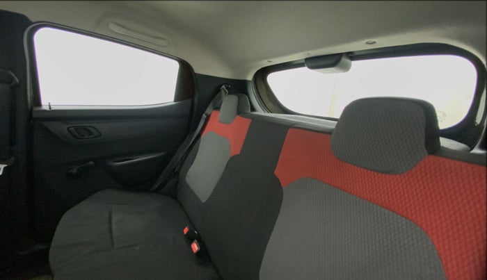 2016 Renault Kwid RXT 1.0 EASY-R  AT, Petrol, Automatic, 18,513 km, Right Side Rear Door Cabin