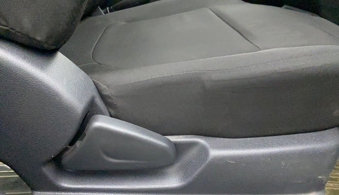 2016 Renault Kwid RXT 1.0 EASY-R  AT, Petrol, Automatic, 18,513 km, Driver Side Adjustment Panel